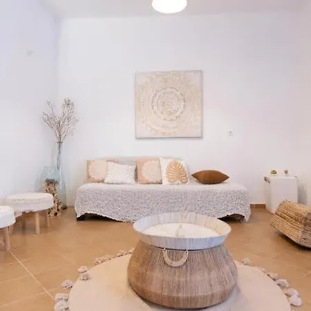 Dreamscape Cozy 3-bedroom Mykonos Hideaway Apartment Ano Mera