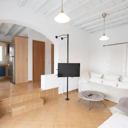 Dreamscape Cozy 3-bedroom Mykonos Hideaway *