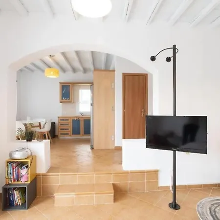 Dreamscape Cozy 3-bedroom Mykonos Hideaway Apartment Ano Mera
